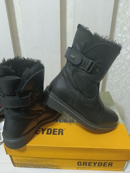 Продам зимние женские сапоги 36 размер