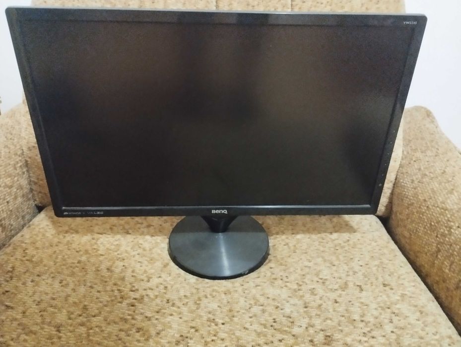 PC complet pentru școală / birou – 500 GB HDD, monitor BenQ – 1000 lei