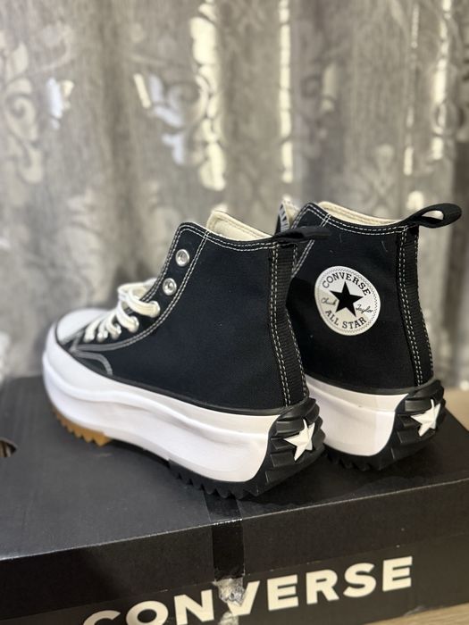 Converse Run Star Hike