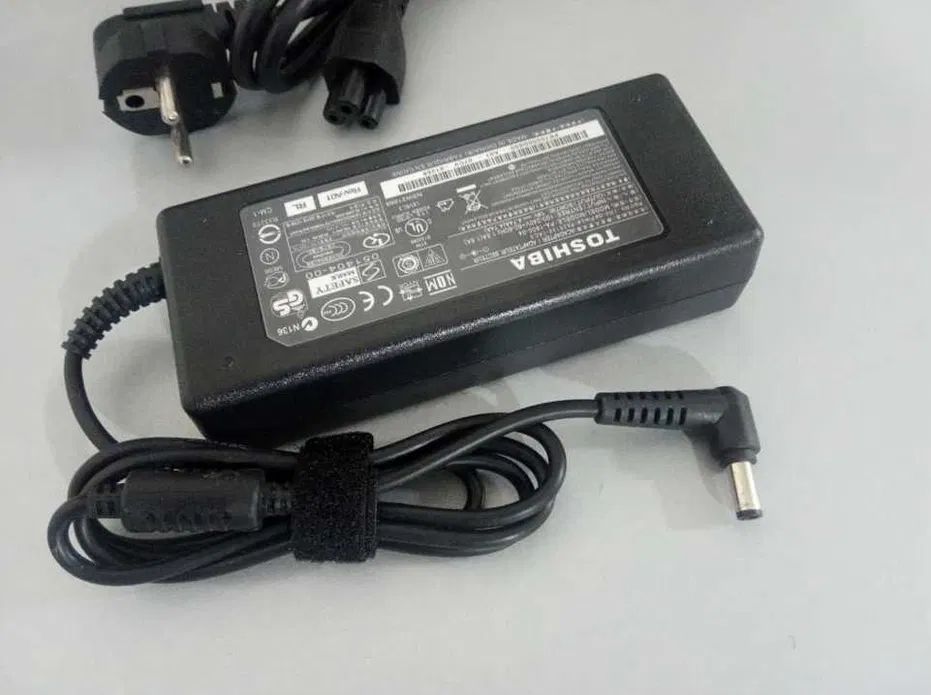 оригинал Тошиба - Toshiba -зарядка, блок питания
