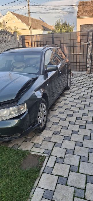 Dezmembrez audi a4 1,9 130cp 2004 awx. Zabrani județul Arad