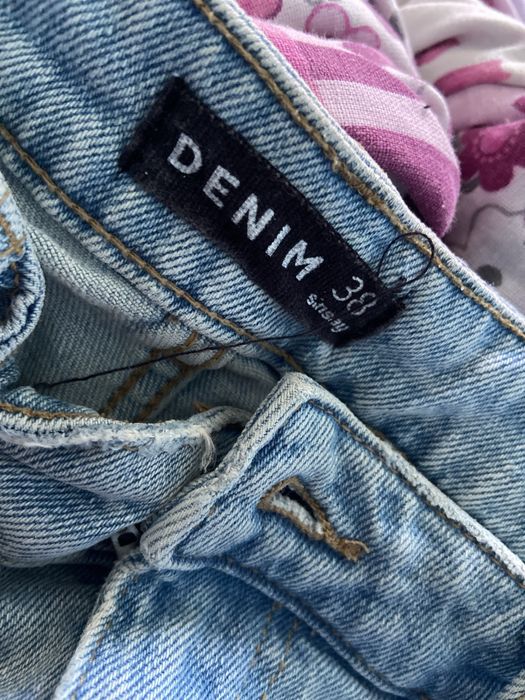 Fusta de blug ,30 de lei plus cadou