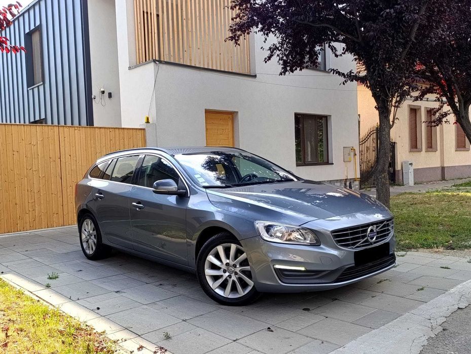 VOLVO V60 d3 2.0 Diesel 150 Cp 2015 Momentum Rate sau Cash