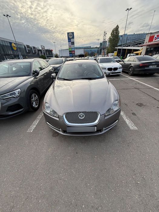 Jaguar XF În condiții bune. Rulată foarte puțin în oraș. Motor V8 aspirat.