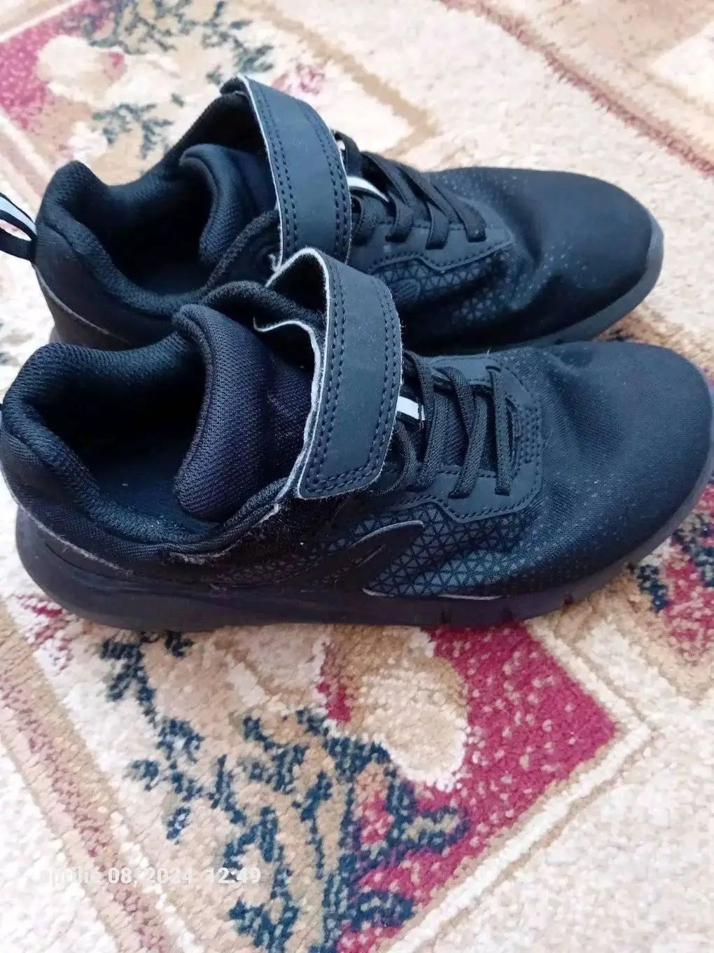 Adidasi marime 35