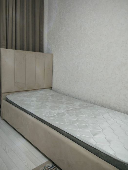 Кровать почти новая