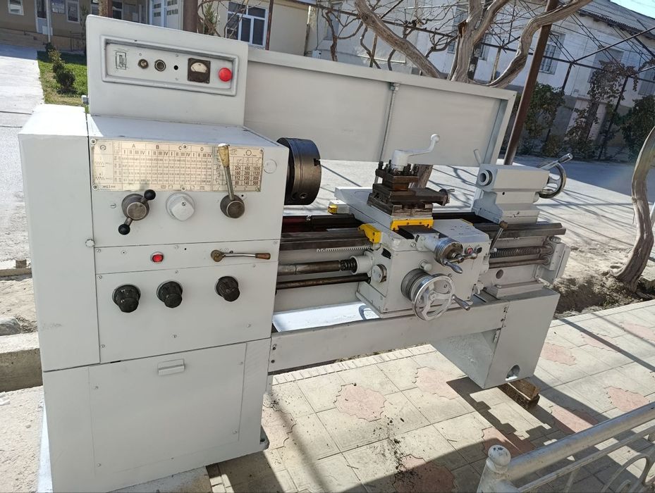 Токарные станок .