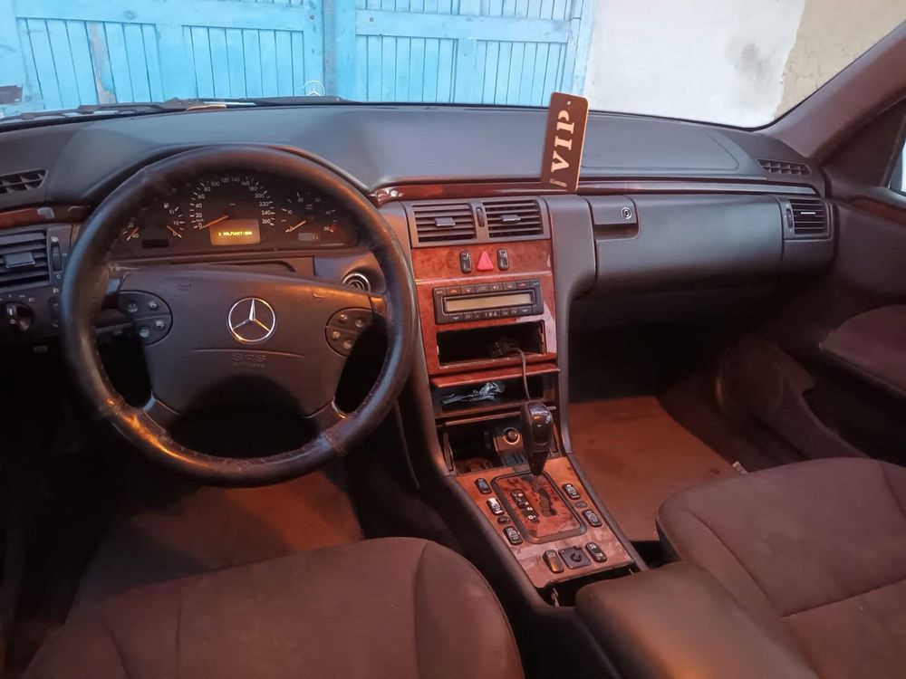 На части Мерцедес Е270cdi