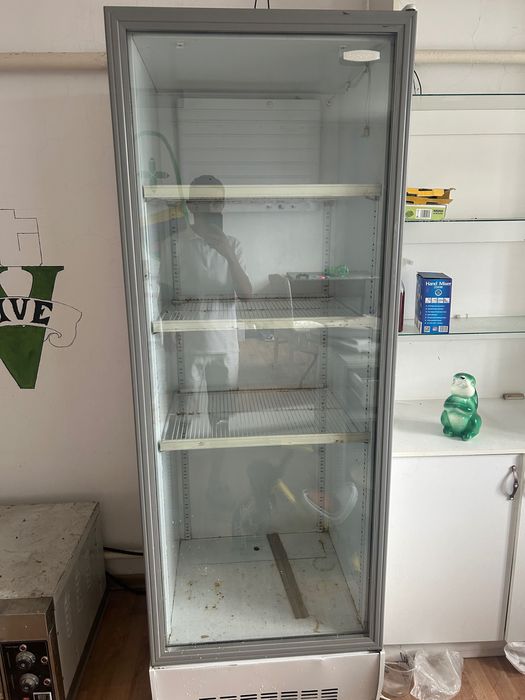 Холодильник для магазина