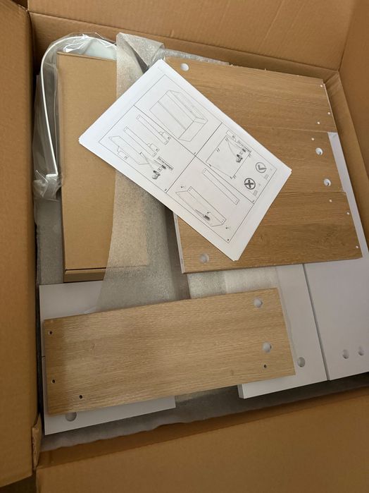 Шкаф с плот за баня, мивка и смесител