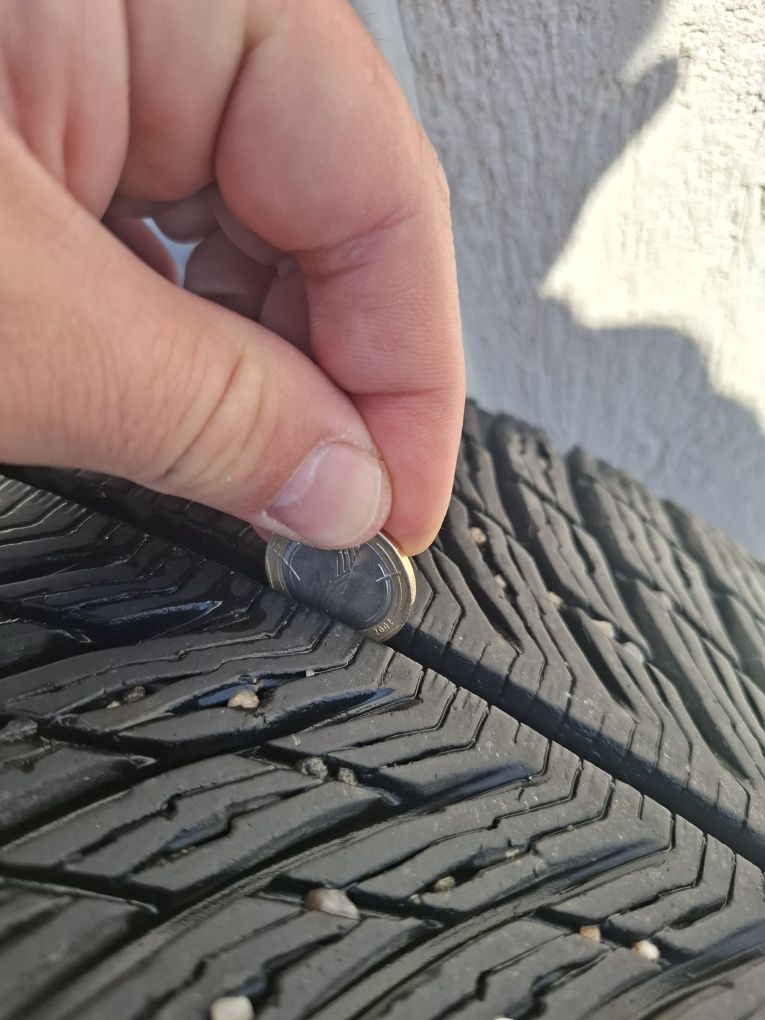 Зимна гума Michelin PILOT ALPIN 5 SUV 235/55 R18 104H XL