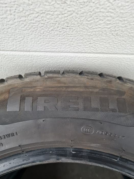 Зимни гуми 2 броя PIRELLI SottoZero3 215 60 R16 дот 3617