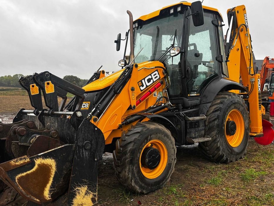 Cînd  JCB 3 cx 2024