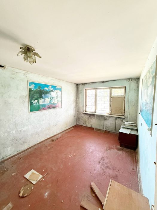 Срочно продаеться 1-комнатная квартира в городе чирчике районе 8микр