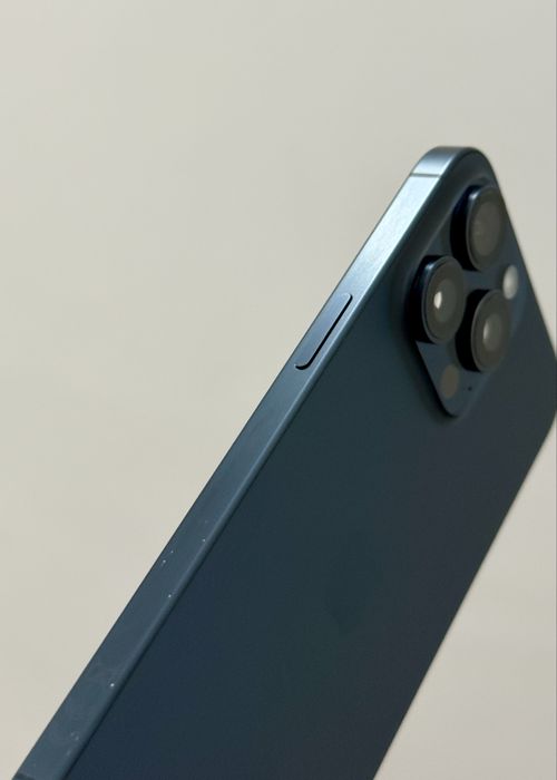 iPhone 15 Pro Max 256GB - Titanium Blue & Black Neverlocked