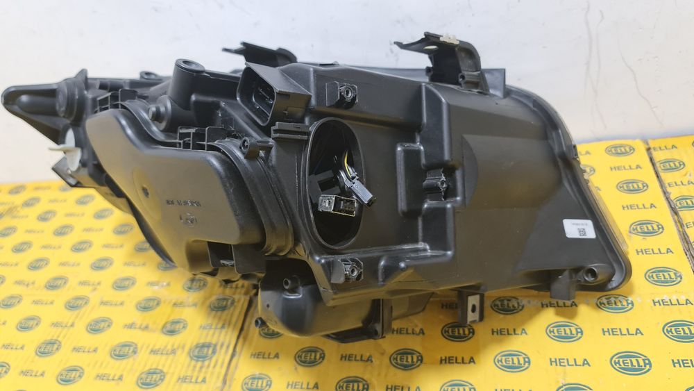 Far xenon stanga BMW 3 E90 nonfacelift