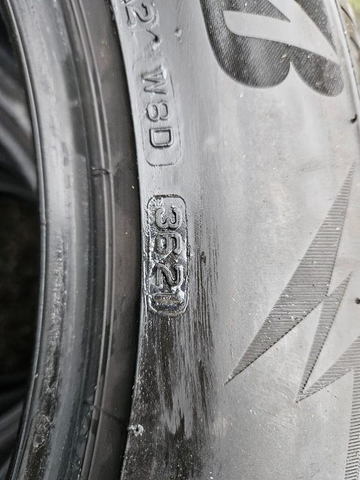 Vând anvelope iarnă 275/50/20 Bridgestone