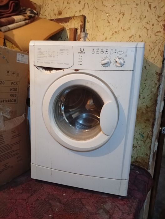 Продам стиральную машинку Индезит