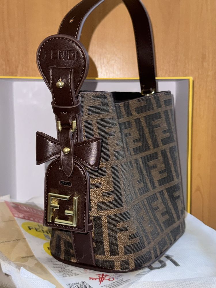 Продаю новую сумку Fendi люкс качества