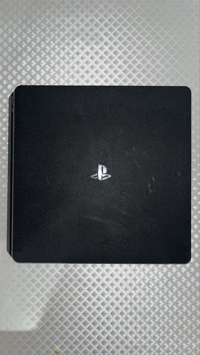 Продам PS 4 Slim