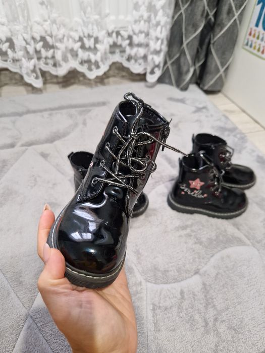 Vând ghetuțe pentru fete Nr. 25 Graceland Deichman