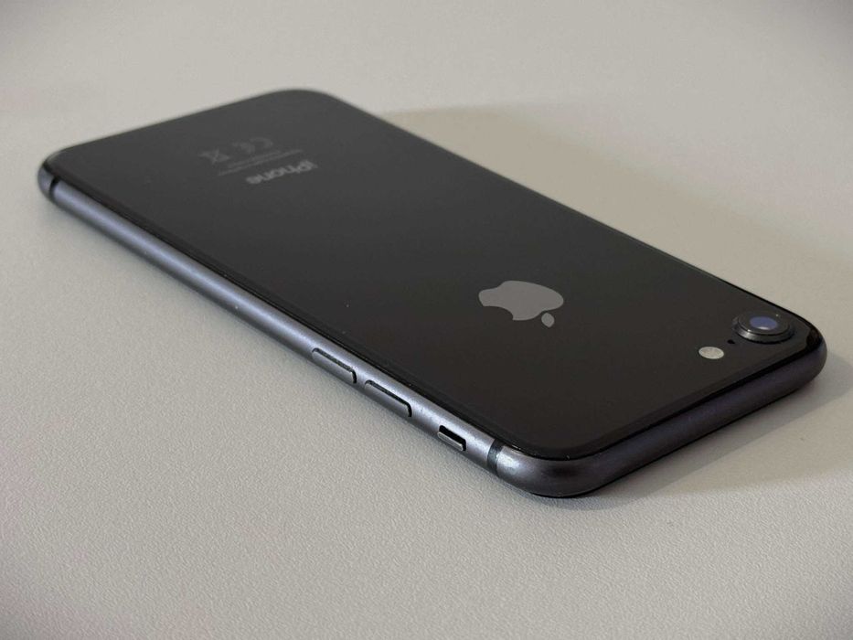 Бартер! Отличен! 88% Батерия! iPhone 8 Space Gray (Черен)
