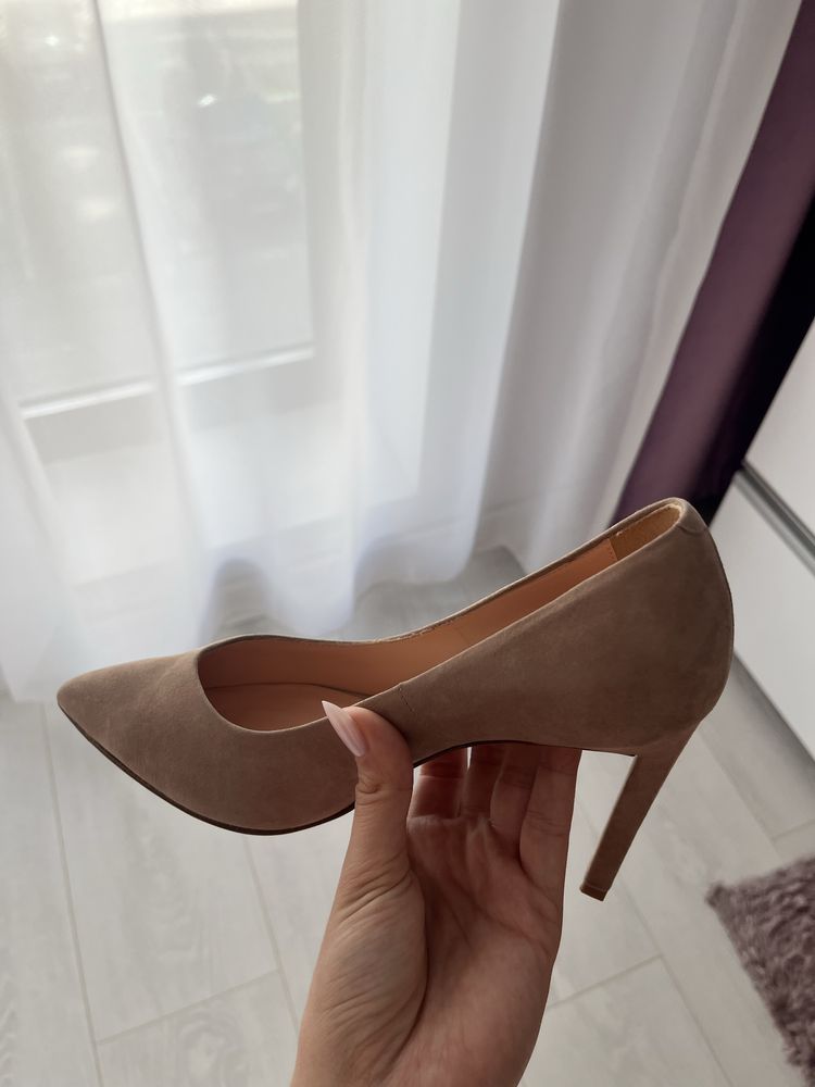 Pantofi cu toc Musette nude marimea 35-36 (23cm)