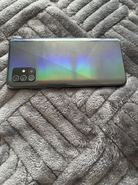 Самсунг А51 продаю