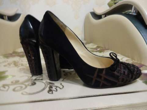 Продам женские туфли
