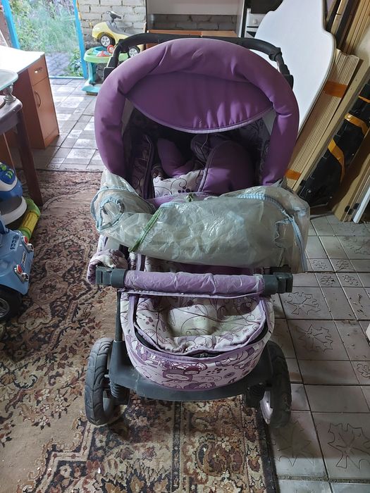 Продам детские коляски зимнии б/у 3шт по 2500тнг