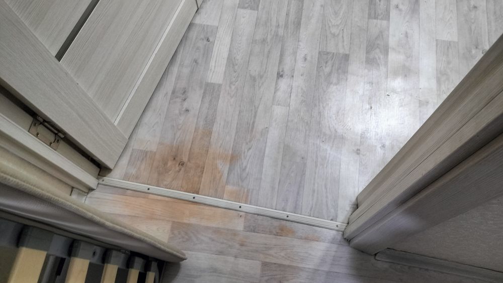 Продам линолеум светлый