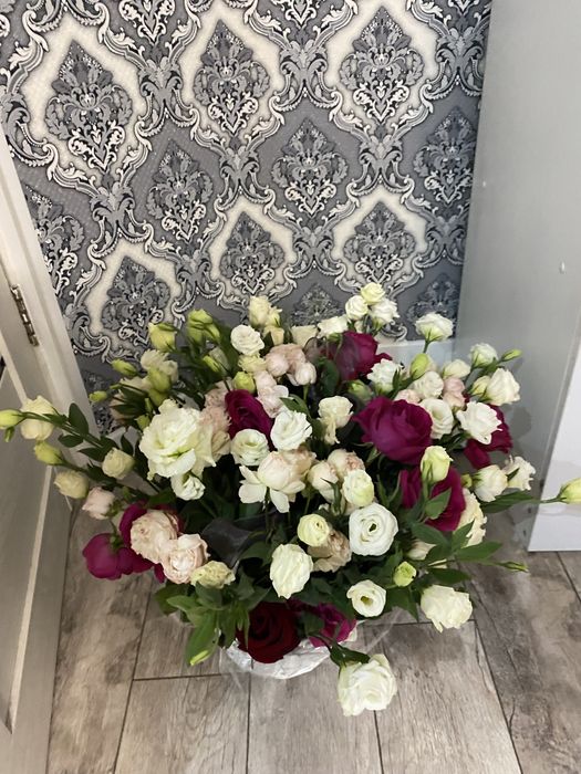 Цветы в корзине красивые