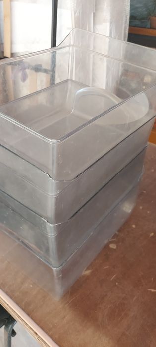 Продам полки для холодильника