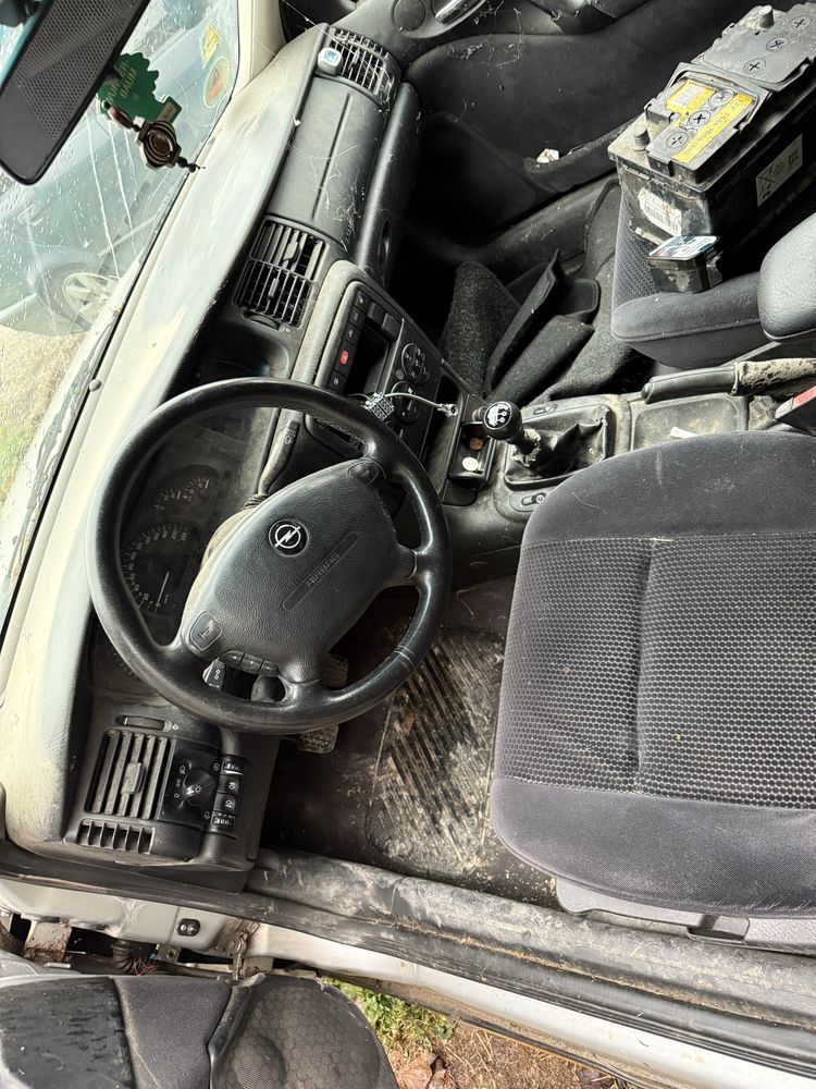 Opel Vectra 2.2 125hp само на части