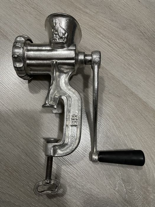 Masina de tocat carne nr 5 vintage