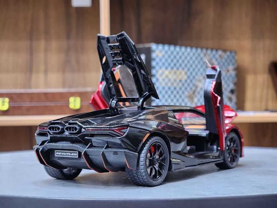 Lamborghini Revuelto металлическая модель автомобиля