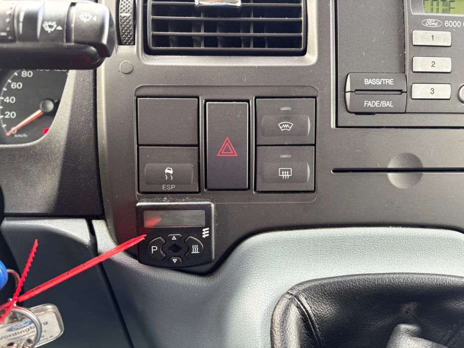 Ford Transit Euro 5. 85.000 km,cu lift pentru persoane cu dizabilitati