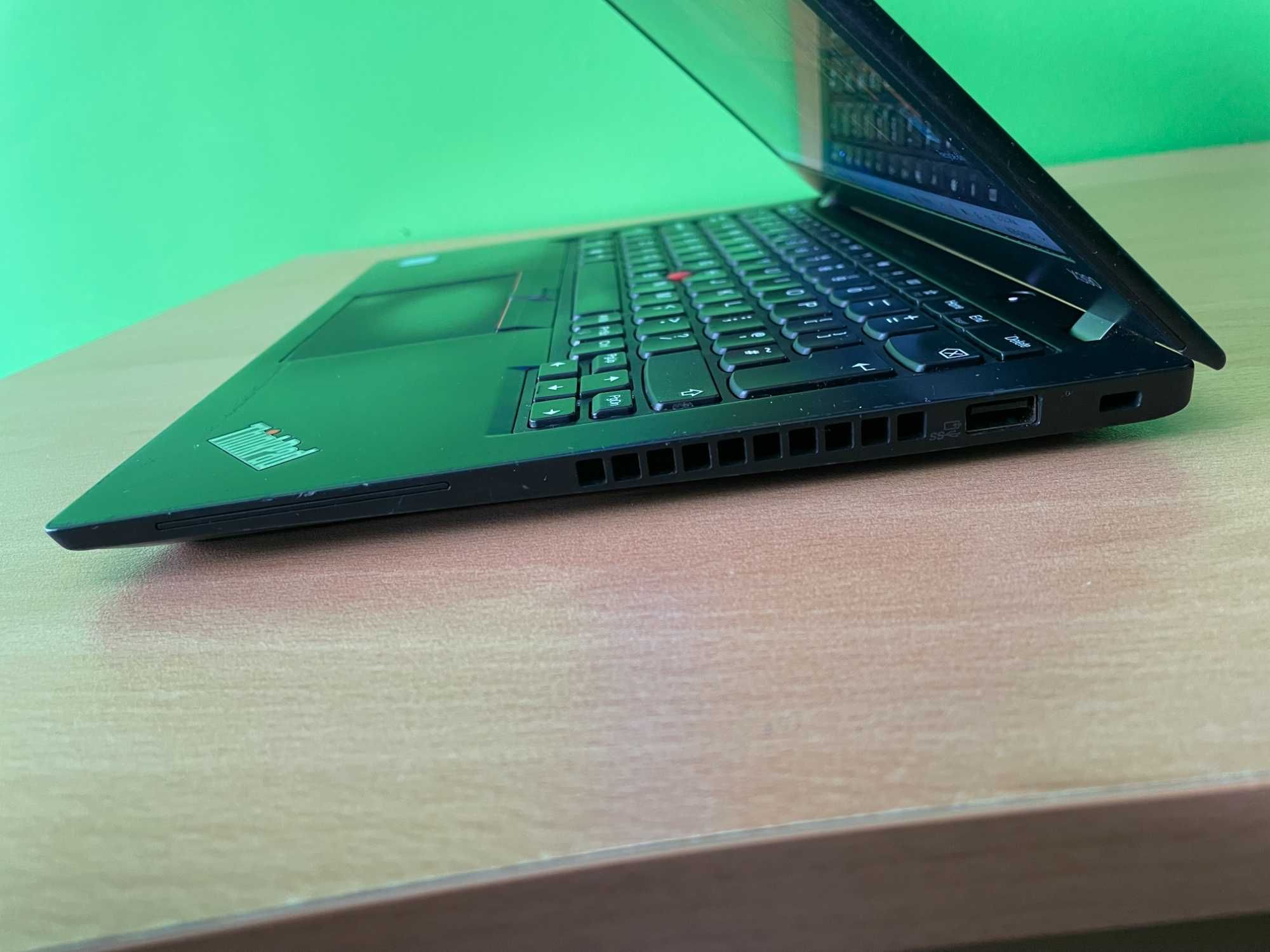 Lenovo ThinkPad X390 - Touchscreen 13.3” IPS FHD, i5-8365U, 8GB RAM