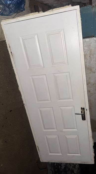 Продам меж комнатную дверь