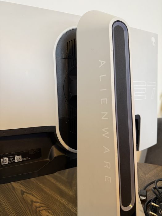 Monitor Alienware 27 inchi 240 hz