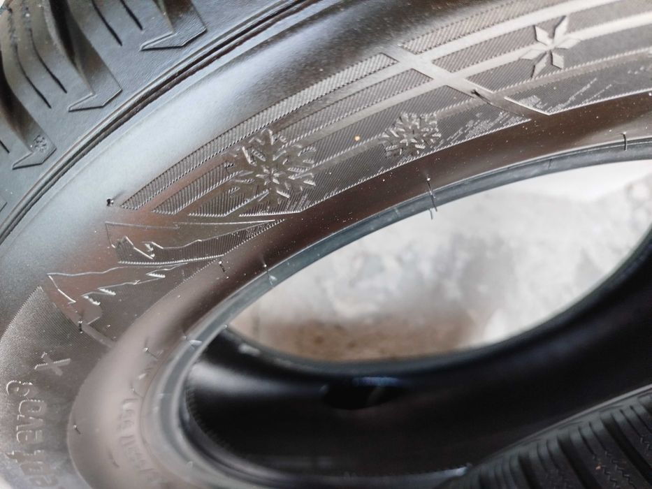 Продавам четири броя зимни гуми hankook winter icept evo3x, 215/65/17