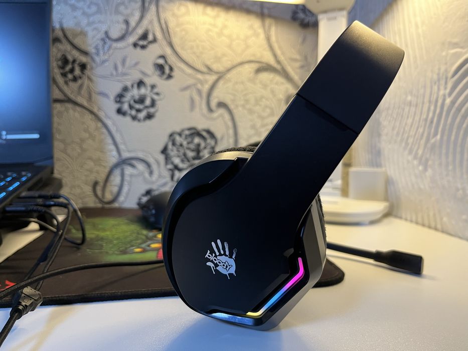 Продам игровые наушники bloody