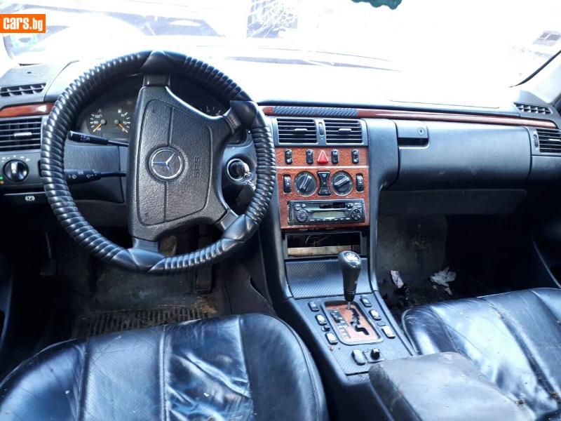 Мерцедес е220д 1999