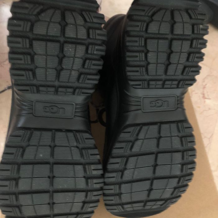 Bocanci UGG noi in cutie mărime 37 pentru femei