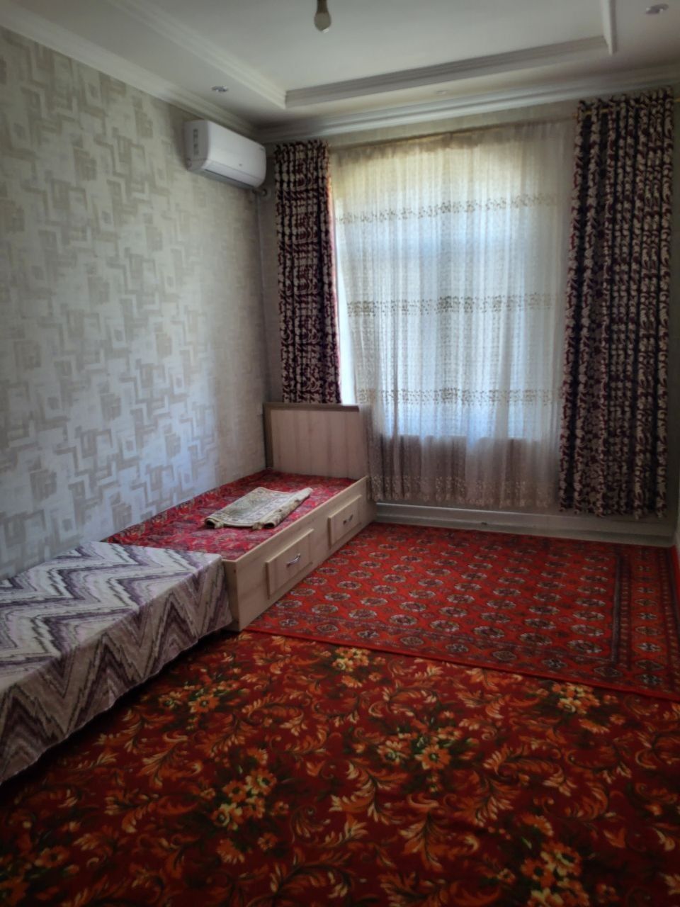 Yunusobod 19 kv 2/6/9  Bankvski uy 3 ta Qizlarga ijaraga beriladi