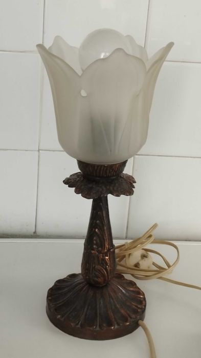 Настолни нощни лампи от Соца-месингова и дървена основа.Газена лампа.