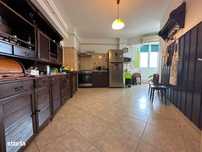 Apartament 3 camere Calarasilor, suprafata 91mp, etaj intermediar.