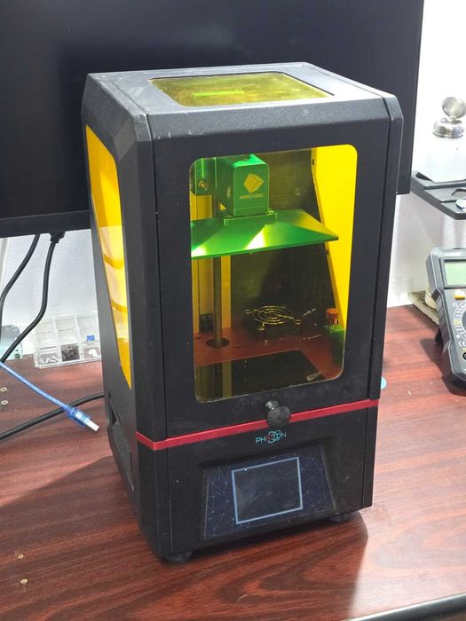 Imprimanta 3D Anycubic Photon cu rasina