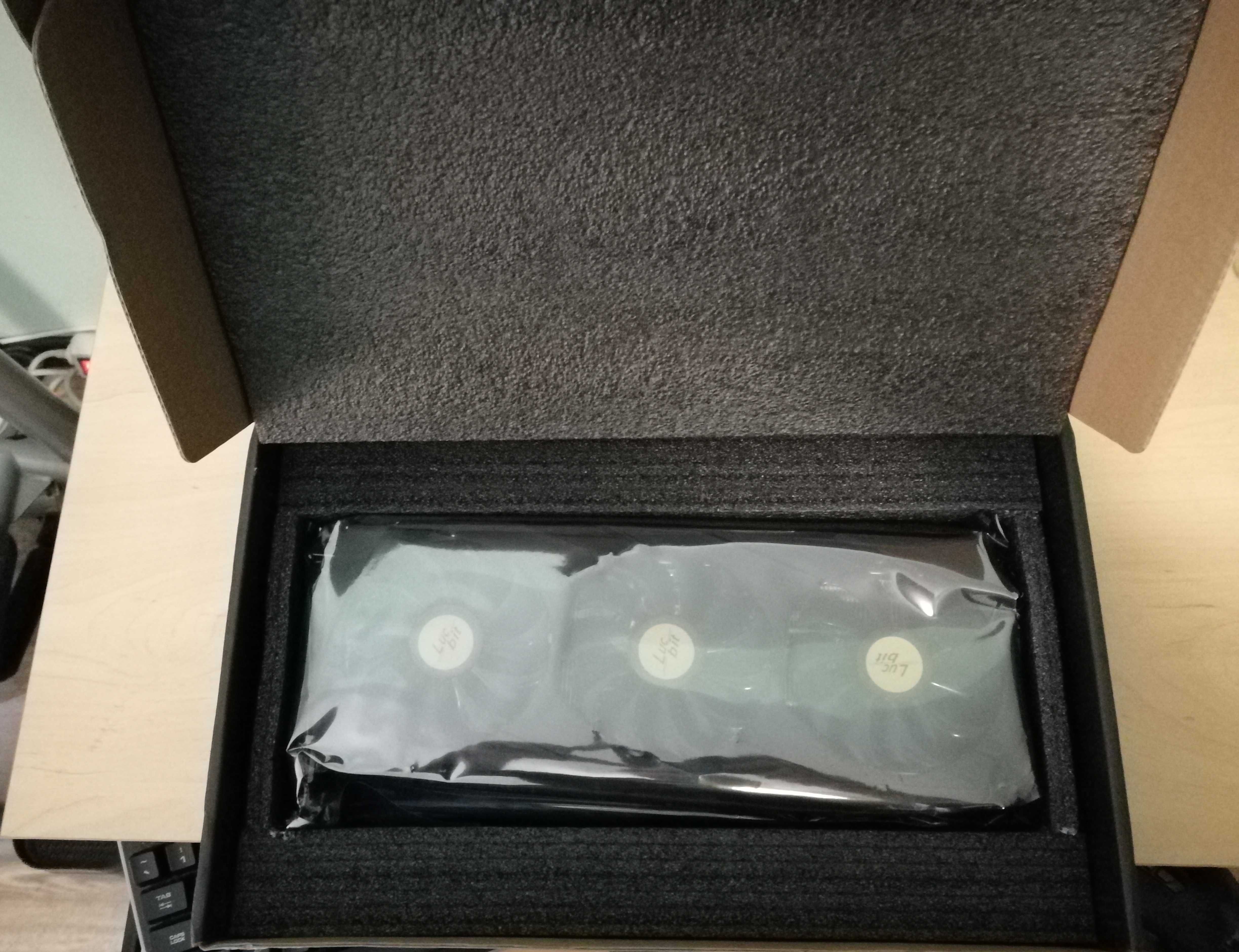 Продавам видео карта RX 6800 XT – Отлично състояние !