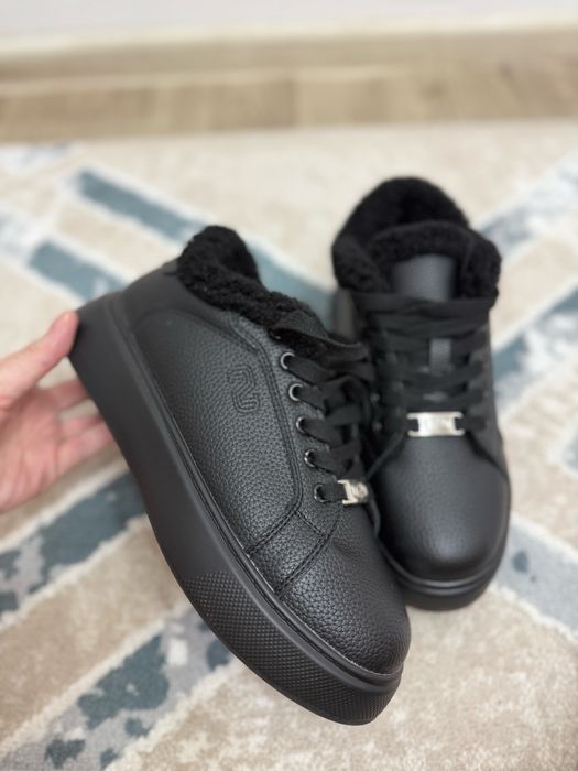 Обувь зимняя кроссовки